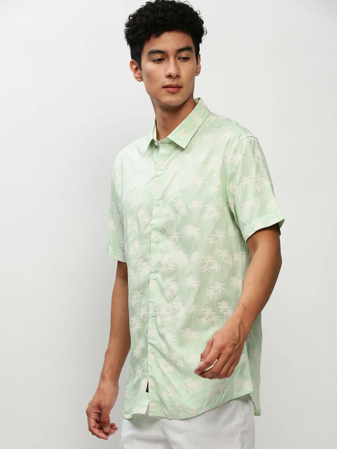 Men Green Standard Slim Fit Floral Printed Cotton Casual Shirt