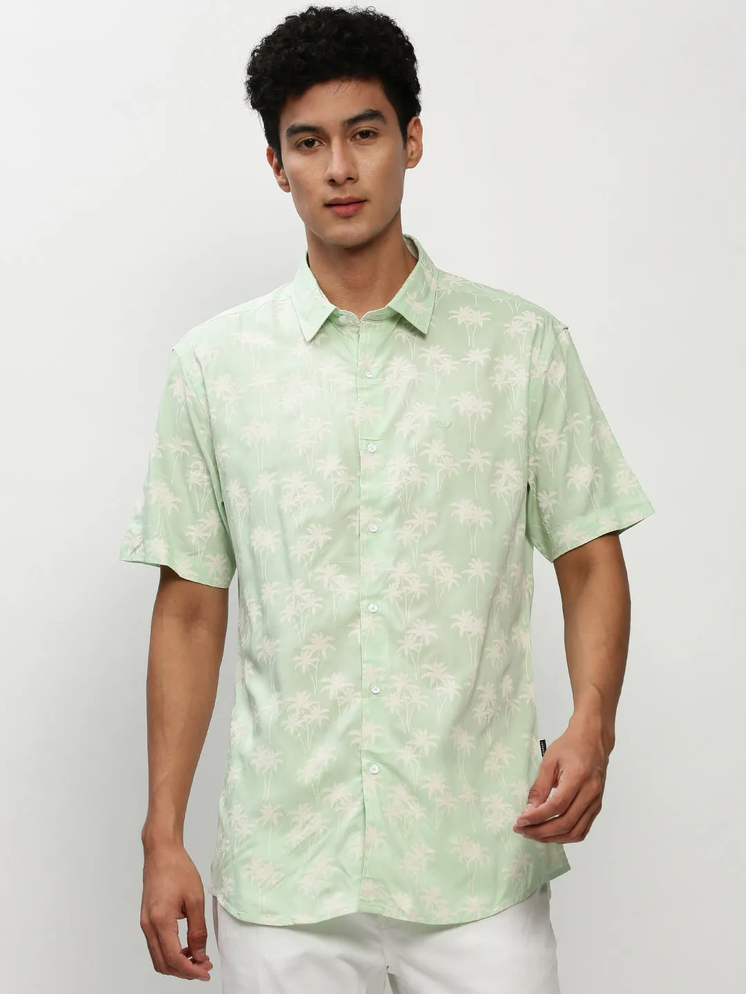 Men Green Standard Slim Fit Floral Printed Cotton Casual Shirt