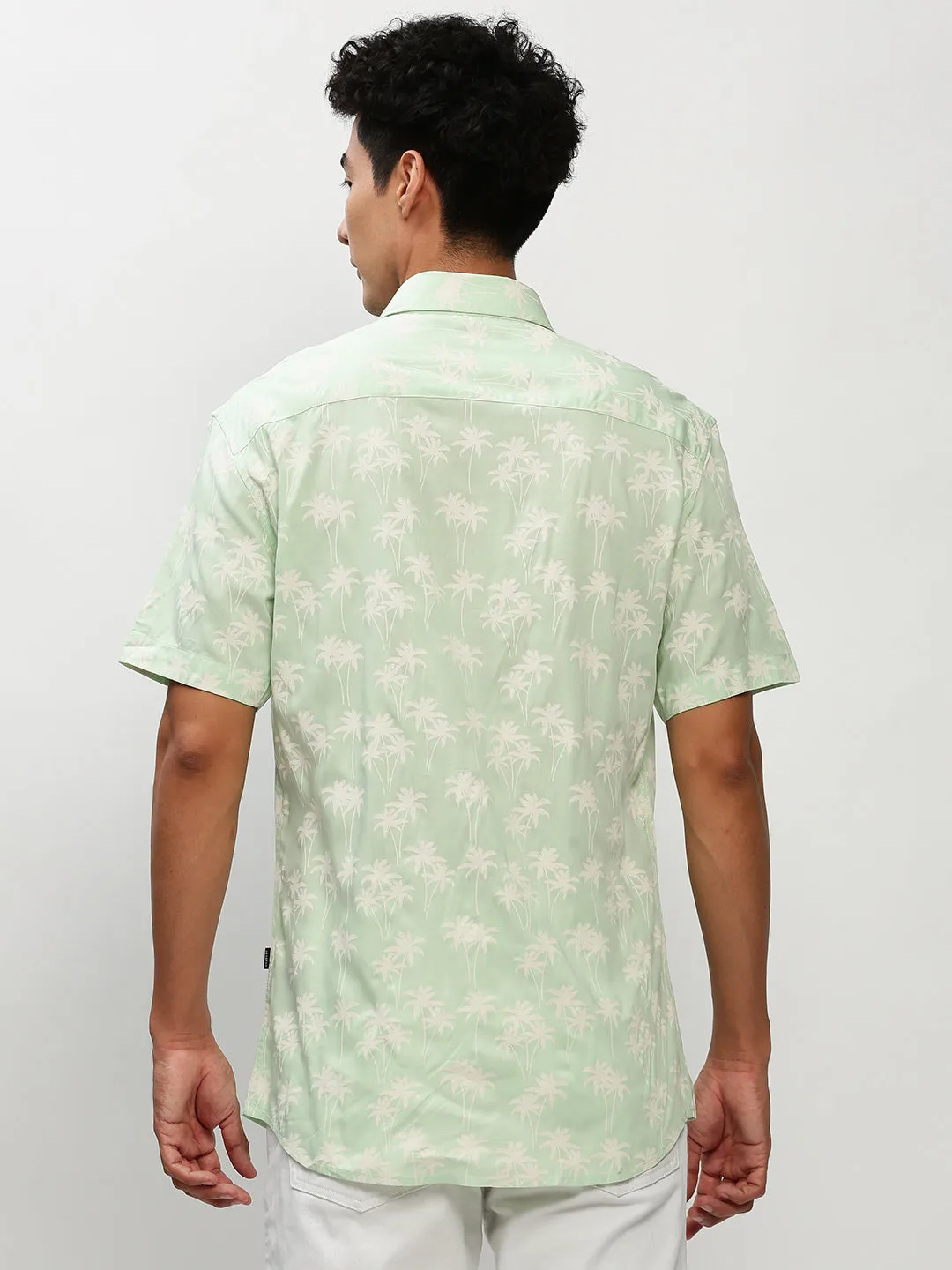 Men Green Standard Slim Fit Floral Printed Cotton Casual Shirt