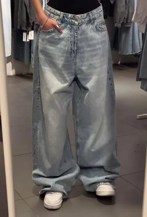 Multi-colored Loose-fitting Jeans