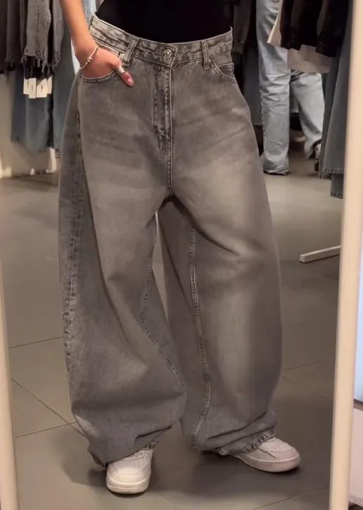 Multi-colored Loose-fitting Jeans