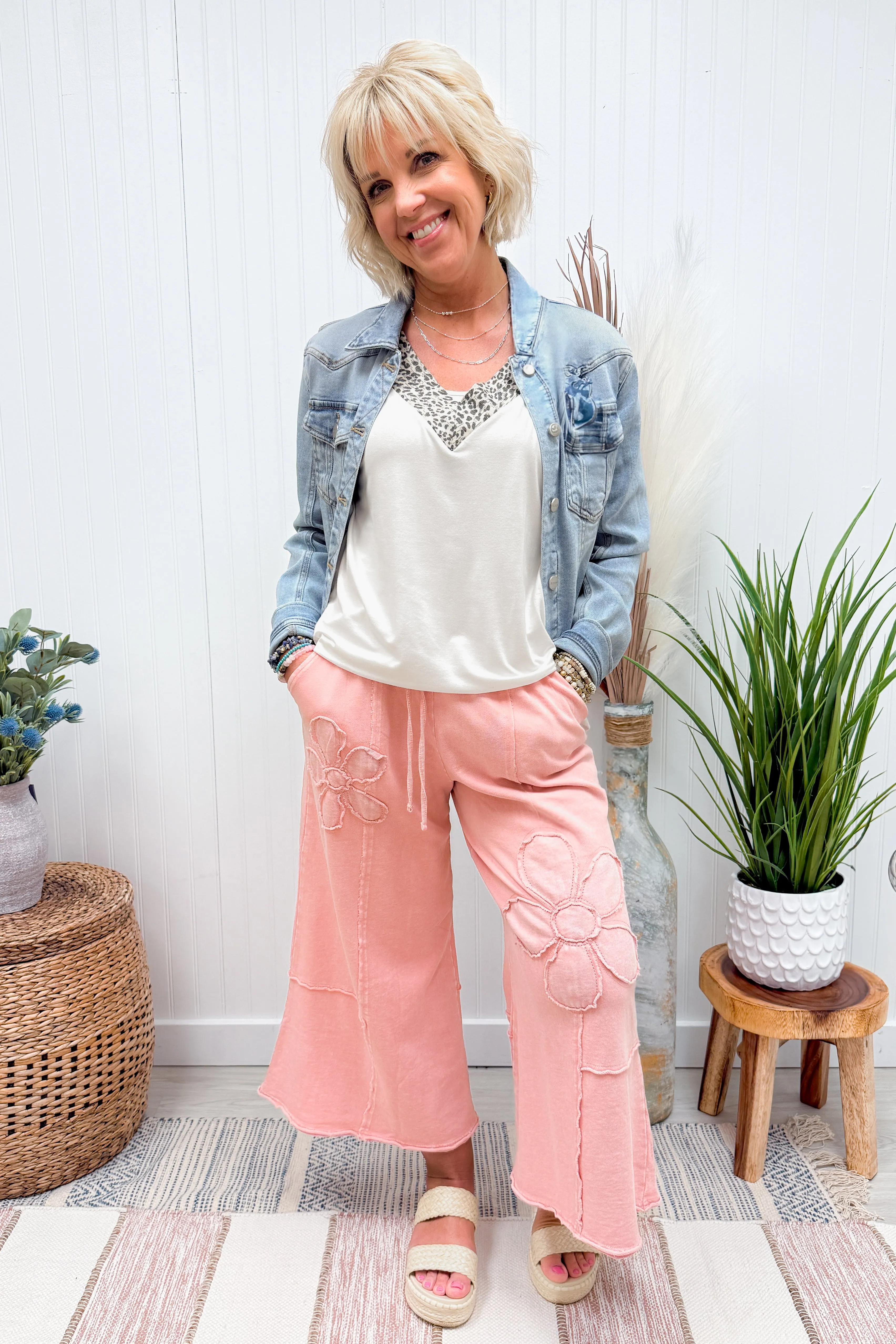 Rose Pink Daisy Sweatpants
