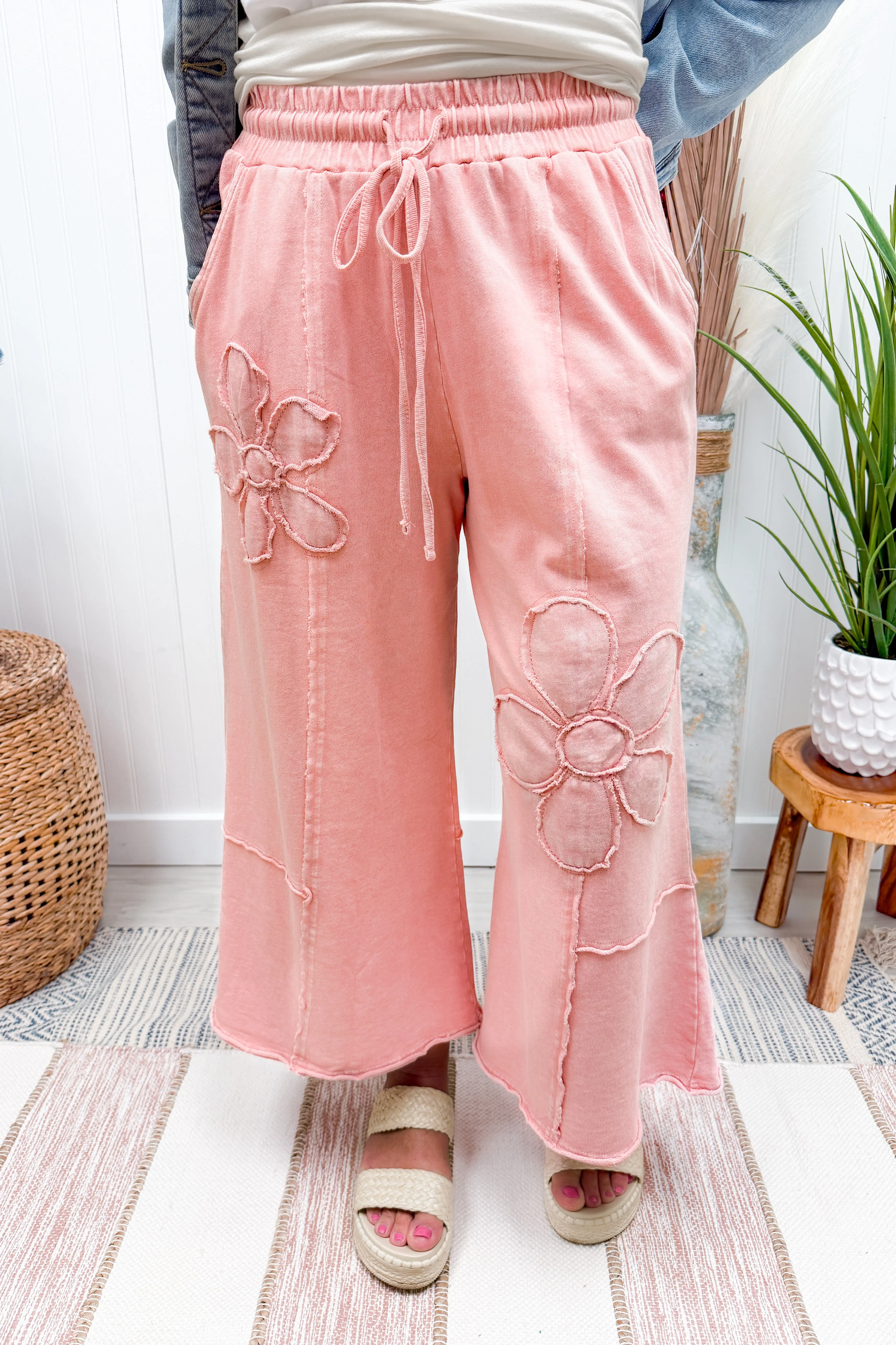 Rose Pink Daisy Sweatpants