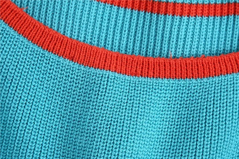 STRIPED KNITTED CROP TOP