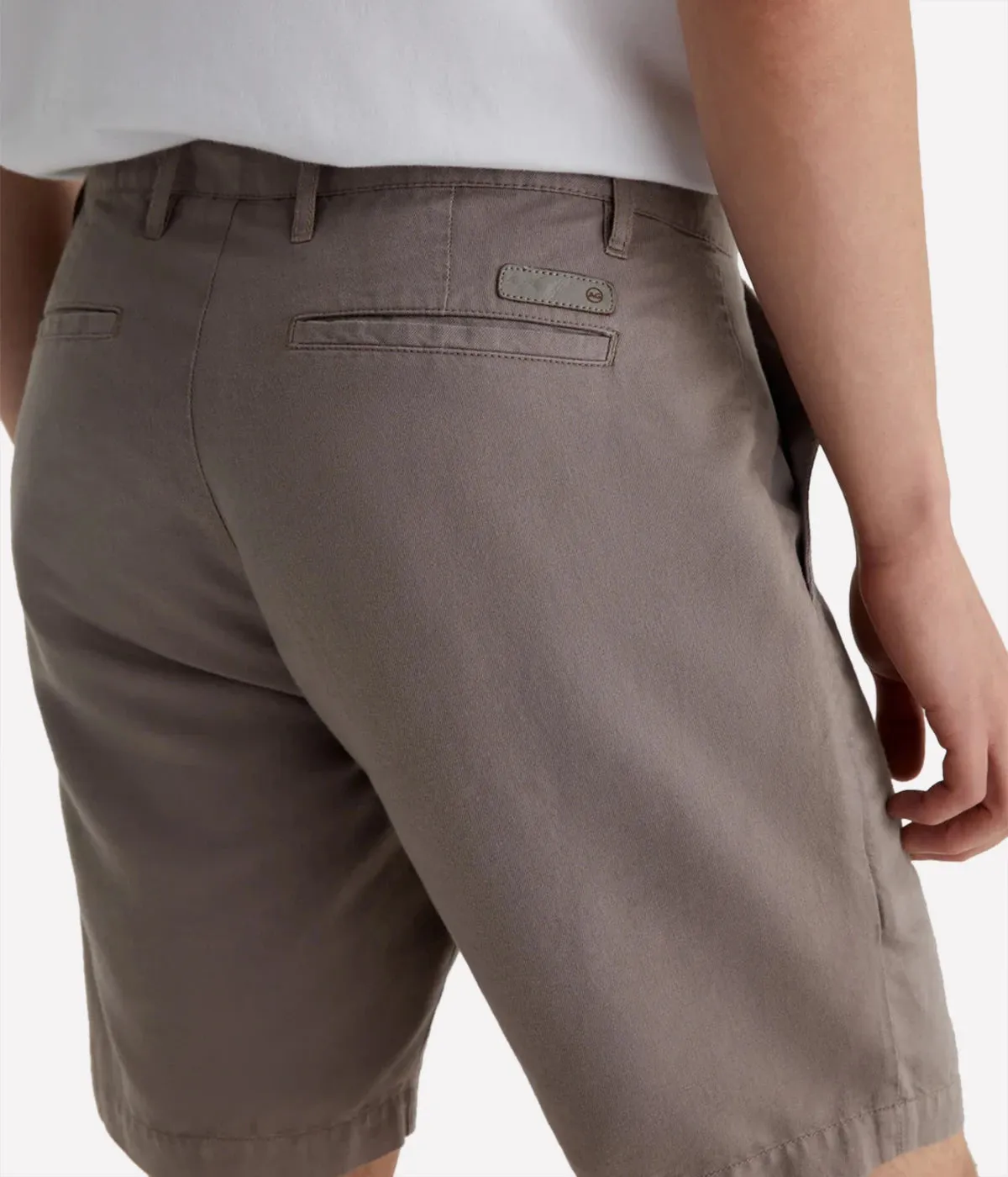 Wanderer Short in Amber Dust