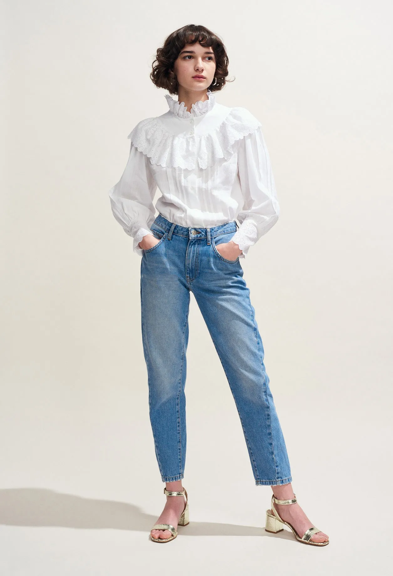 white frilled ruffle blouse