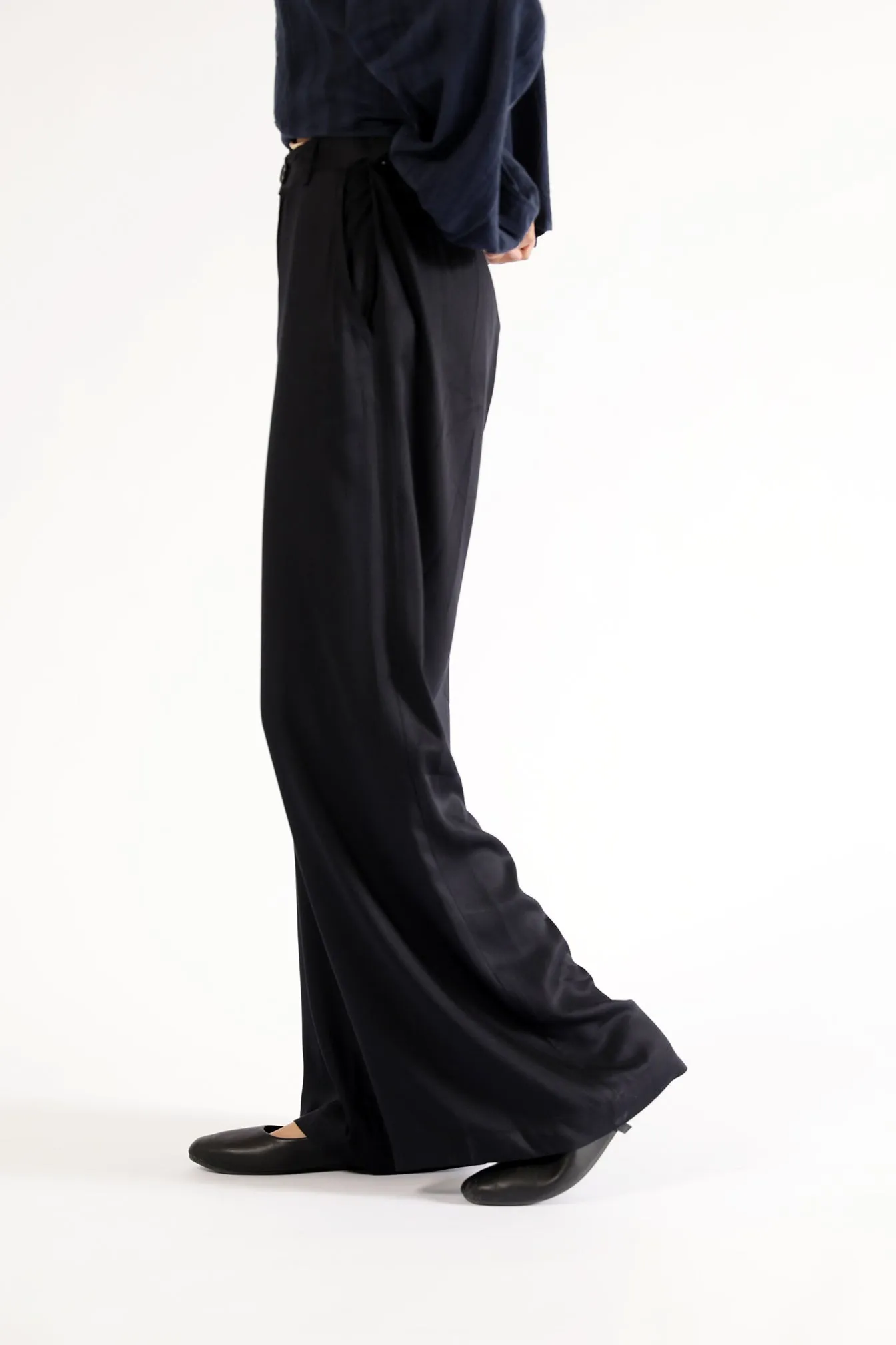 WIDE LEG FLOWY PANTS