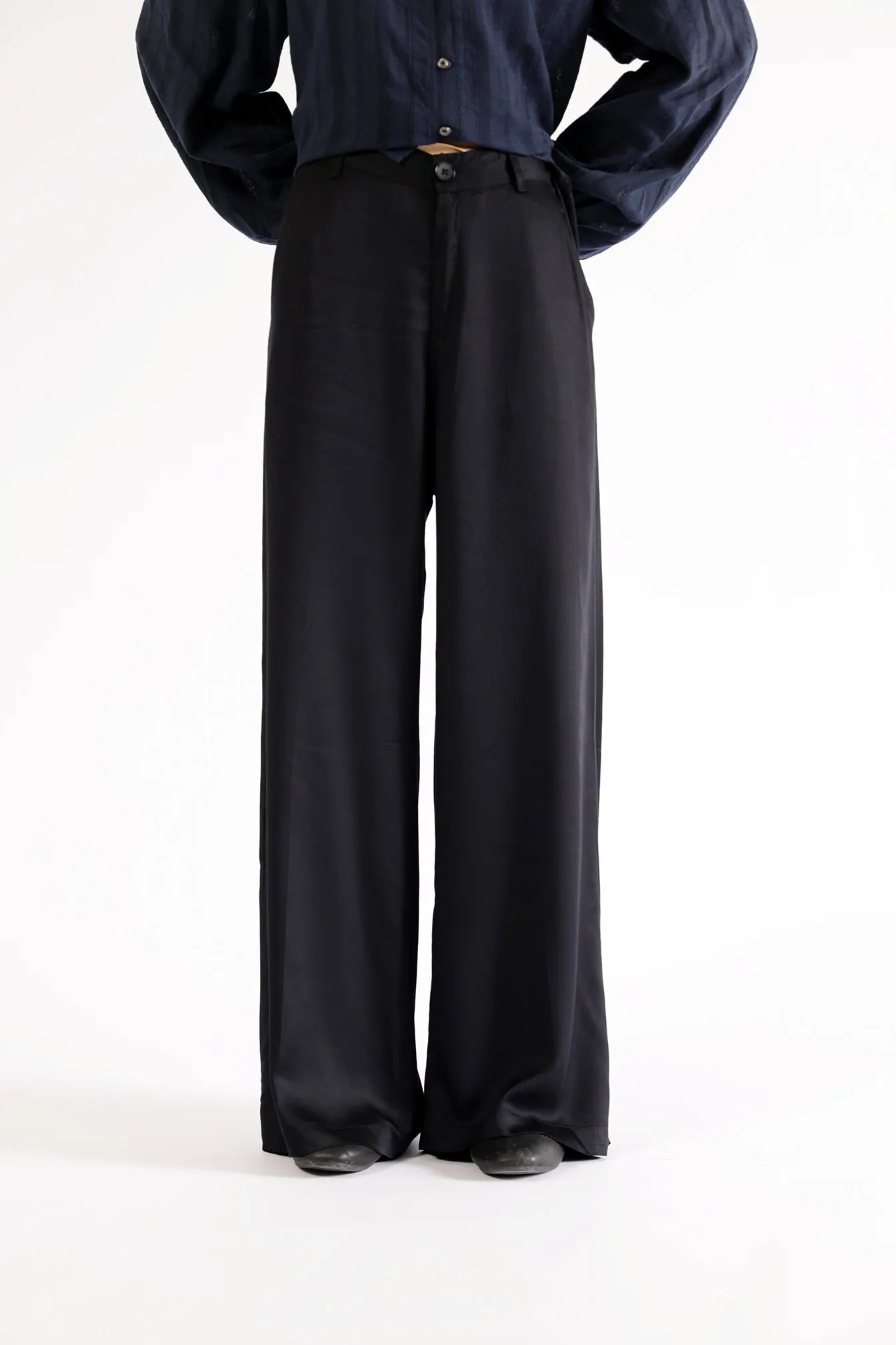 WIDE LEG FLOWY PANTS